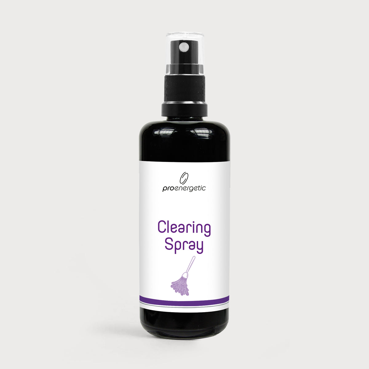 Schwarze Sprayflasche mit weißem Etikett und der Aufschrift Clearing Spray von ProEnergetic vor hellem Hintergrund