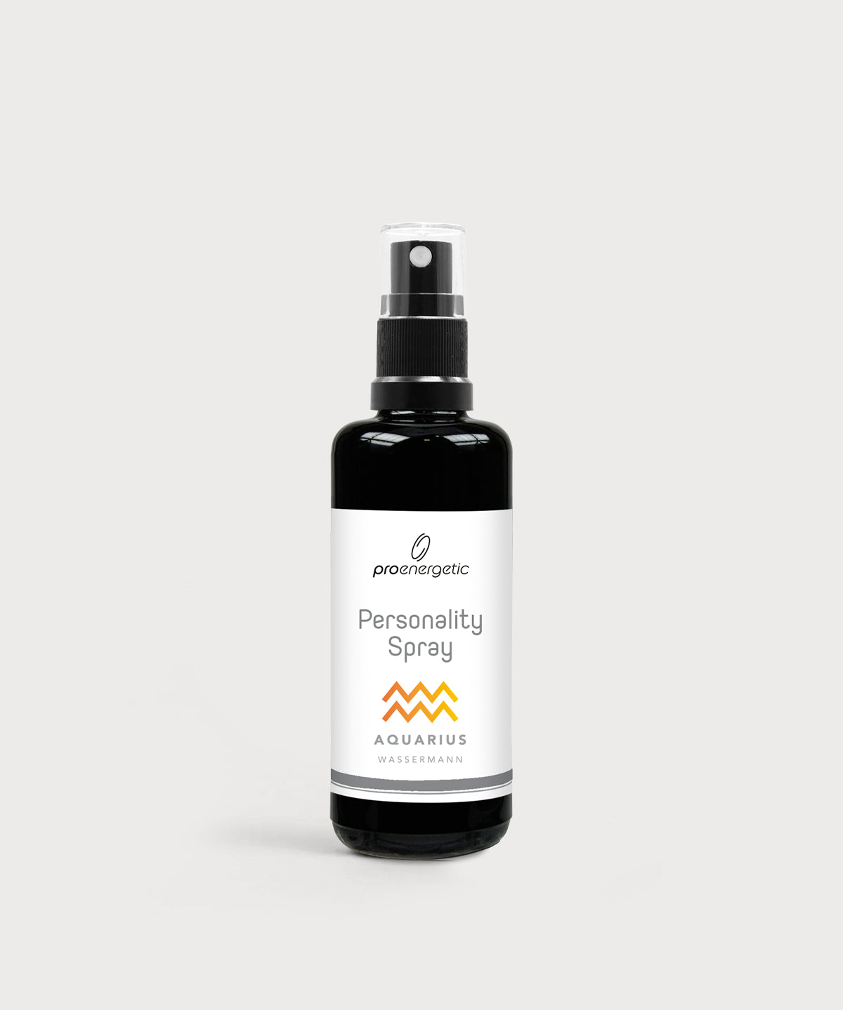 Schwarze Glasflasche Personality Spray Wassermann von ProEnergetic mit Pumpsprühkopf und weißem Etikett.