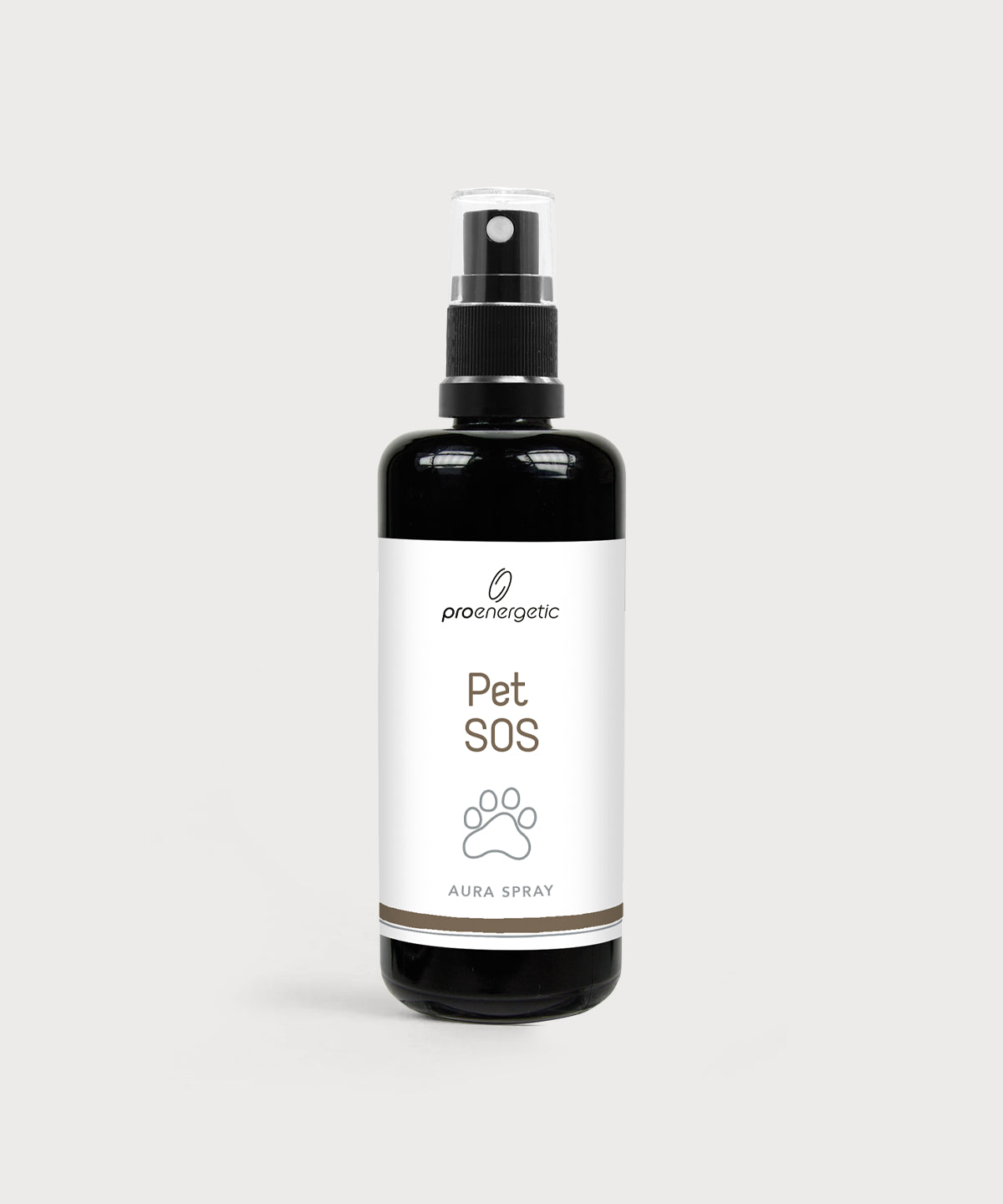 Schwarze Sprayflasche „Pet SOS“ Aura Spray von proenergetic vor hellem, neutralem Hintergrund. Weiße Etikette mit Pfoten-Symbol und der Aufschrift „Pet SOS“, schwarzer Sprühkopf mit transparenter Schutzkappe.