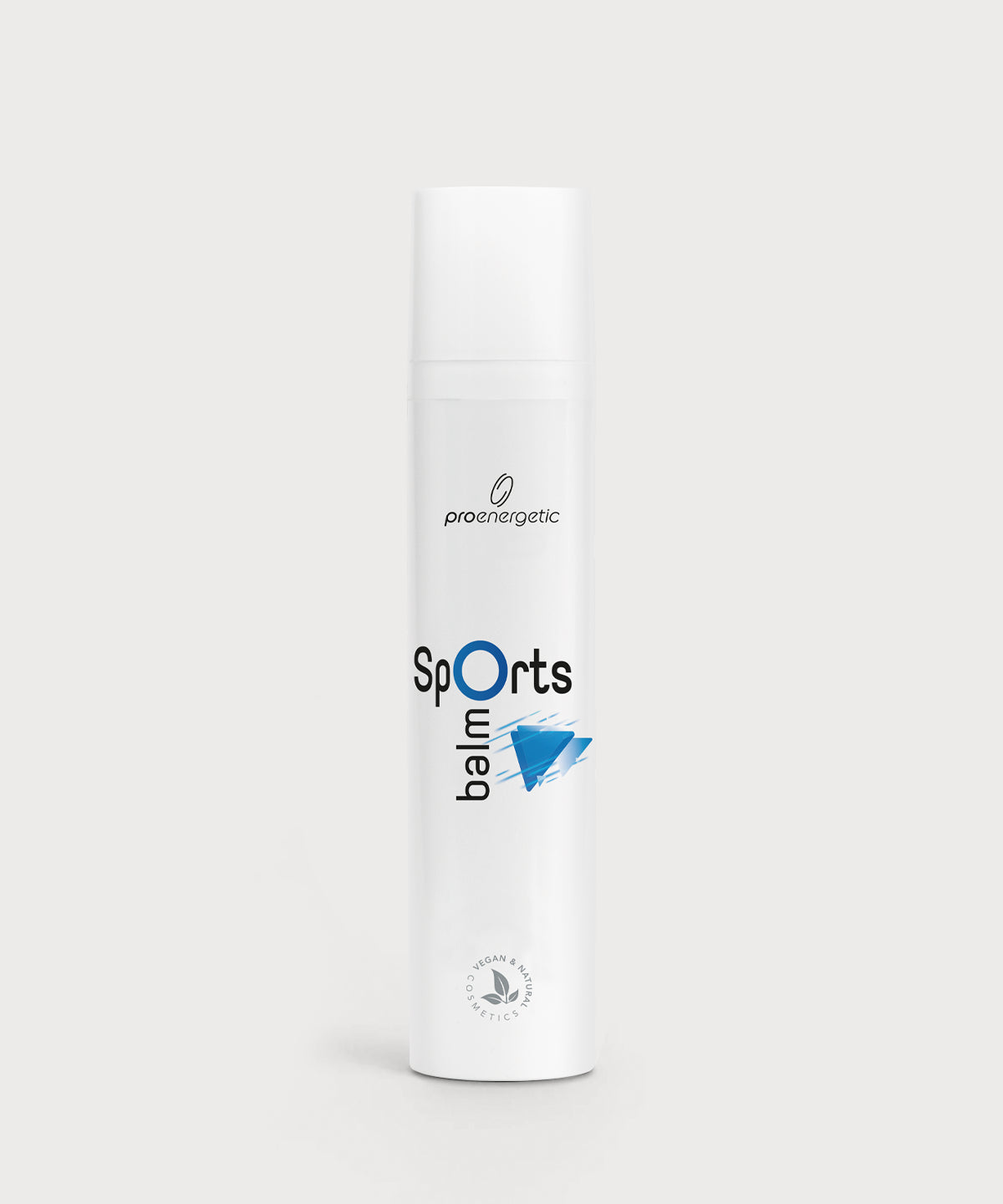 Weiße, schlanke Pumptube „Sports Balm“ von proenergetic vor hellem, neutralem Hintergrund; minimalistisches Design mit blauem Akzent und Produktlogo auf der Vorderseite.