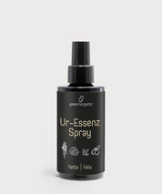 Dunkle Sprühflasche mit schwarzem Etikett und Aufschrift Ur-Essenz Spray Fats.