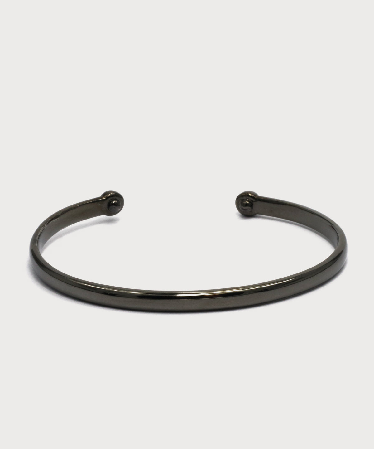 Hematite Vitality Bangle Armreif mit offenem Design auf hellem Hintergrund